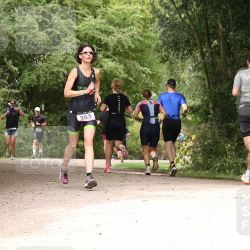30.08.2026 - Elbe Triathlon Hamburg Antke Förster http://msf.ph/oto/10098984 30.08.2026 10:52:44 Laufen 397, 353 meine-sportfotos.de
