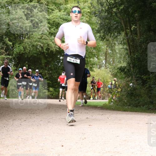 30.08.2026 - Elbe Triathlon Hamburg Antke Förster http://msf.ph/oto/10099026 30.08.2026 10:53:07 Laufen 543 meine-sportfotos.de