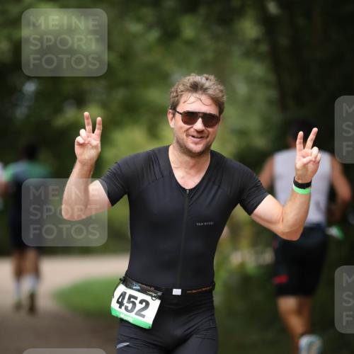 30.08.2026 - Elbe Triathlon Hamburg Antke Förster http://msf.ph/oto/10099033 30.08.2026 10:49:49 Laufen 452 meine-sportfotos.de