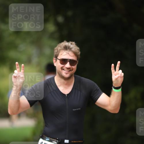 30.08.2026 - Elbe Triathlon Hamburg Antke Förster http://msf.ph/oto/10099035 30.08.2026 10:49:49 Laufen 452 meine-sportfotos.de
