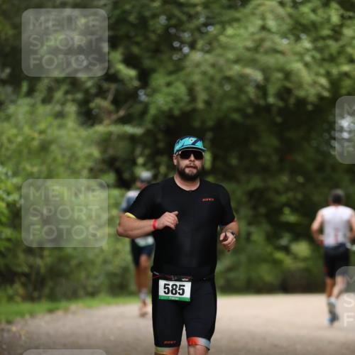 30.08.2026 - Elbe Triathlon Hamburg Antke Förster http://msf.ph/oto/10099043 30.08.2026 10:49:54 Laufen 585, 3 meine-sportfotos.de