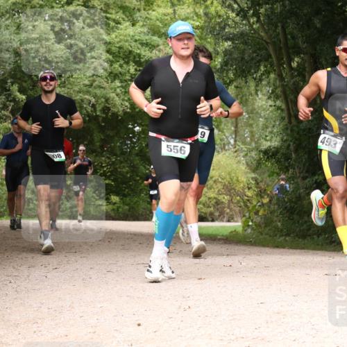 30.08.2026 - Elbe Triathlon Hamburg Antke Förster http://msf.ph/oto/10099046 30.08.2026 10:53:17 Laufen 556, 08, 19, 493 meine-sportfotos.de