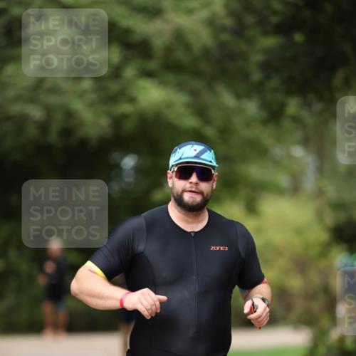 30.08.2026 - Elbe Triathlon Hamburg Antke Förster http://msf.ph/oto/10099047 30.08.2026 10:49:57 Laufen 585, 3 meine-sportfotos.de