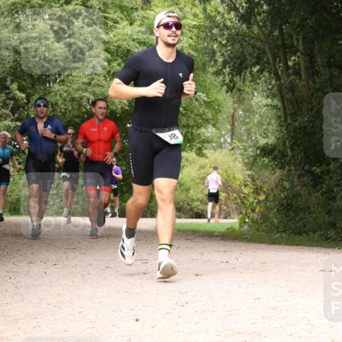 30.08.2026 - Elbe Triathlon Hamburg Antke Förster http://msf.ph/oto/10099050 30.08.2026 10:53:19 Laufen 08 meine-sportfotos.de