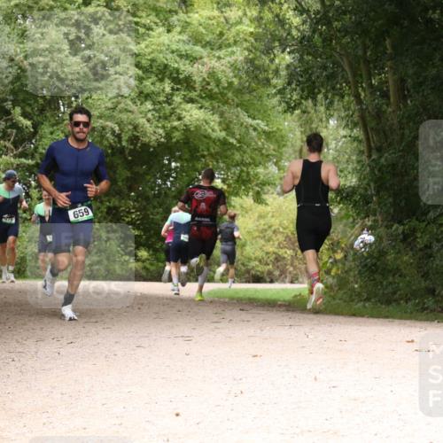 30.08.2026 - Elbe Triathlon Hamburg Antke Förster http://msf.ph/oto/10099084 30.08.2026 10:53:42 Laufen 75, 659 meine-sportfotos.de