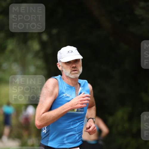 30.08.2026 - Elbe Triathlon Hamburg Antke Förster http://msf.ph/oto/10099085 30.08.2026 10:50:24 Laufen 260 meine-sportfotos.de