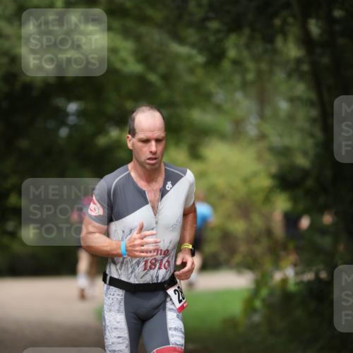 30.08.2026 - Elbe Triathlon Hamburg Antke Förster http://msf.ph/oto/10099091 30.08.2026 10:50:27 Laufen  meine-sportfotos.de