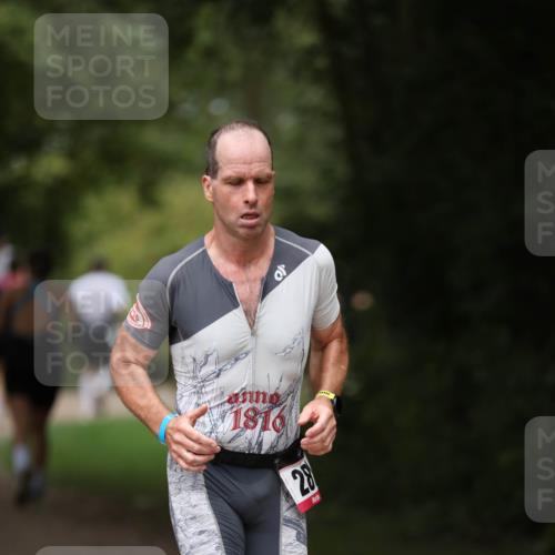 30.08.2026 - Elbe Triathlon Hamburg Antke Förster http://msf.ph/oto/10099093 30.08.2026 10:50:27 Laufen 1816, 28 meine-sportfotos.de