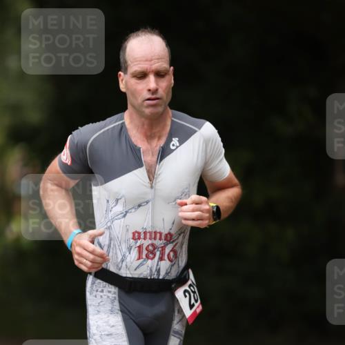 30.08.2026 - Elbe Triathlon Hamburg Antke Förster http://msf.ph/oto/10099095 30.08.2026 10:50:28 Laufen 1816, 28 meine-sportfotos.de