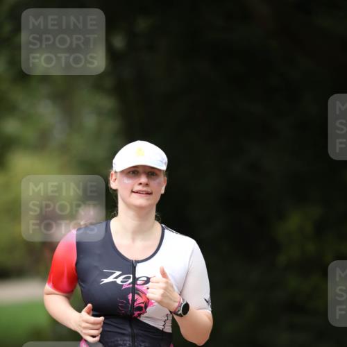 30.08.2026 - Elbe Triathlon Hamburg Antke Förster http://msf.ph/oto/10099109 30.08.2026 10:50:37 Laufen 700, 389 meine-sportfotos.de