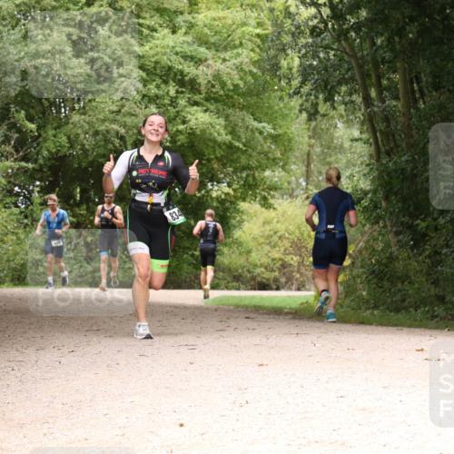 30.08.2026 - Elbe Triathlon Hamburg Antke Förster http://msf.ph/oto/10099116 30.08.2026 10:54:06 Laufen 834 meine-sportfotos.de