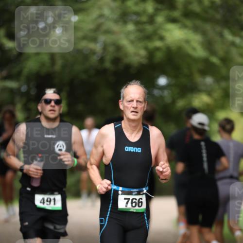 30.08.2026 - Elbe Triathlon Hamburg Antke Förster http://msf.ph/oto/10099125 30.08.2026 10:50:44 Laufen 491, 766 meine-sportfotos.de