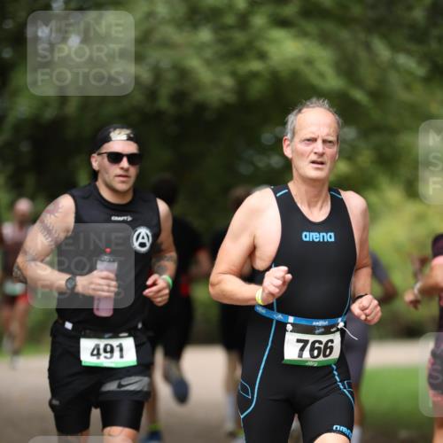 30.08.2026 - Elbe Triathlon Hamburg Antke Förster http://msf.ph/oto/10099127 30.08.2026 10:50:45 Laufen 491, 766 meine-sportfotos.de