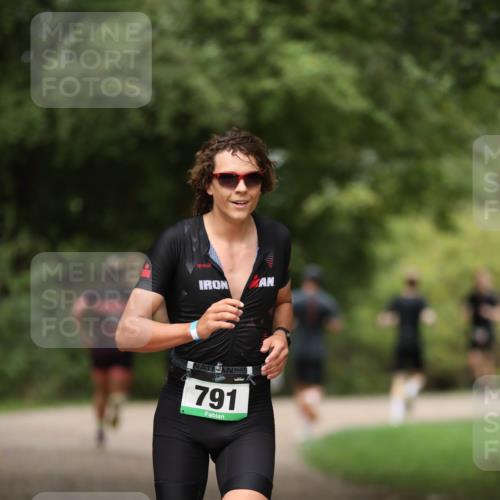 30.08.2026 - Elbe Triathlon Hamburg Antke Förster http://msf.ph/oto/10099139 30.08.2026 10:50:50 Laufen 791 meine-sportfotos.de