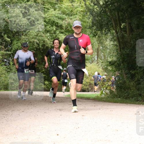 30.08.2026 - Elbe Triathlon Hamburg Antke Förster http://msf.ph/oto/10099178 30.08.2026 10:54:45 Laufen 548, 386, 3 meine-sportfotos.de