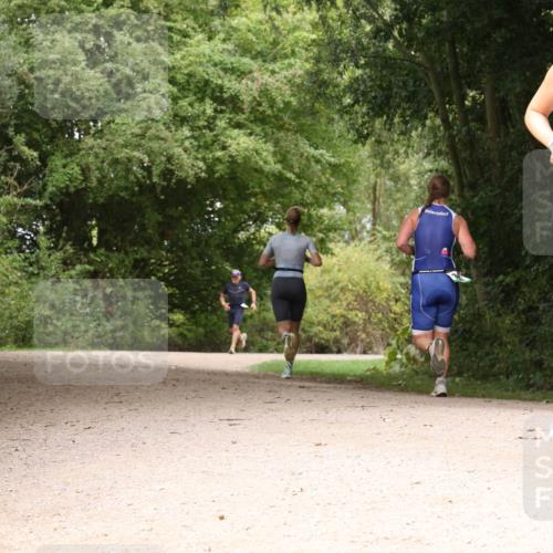 30.08.2026 - Elbe Triathlon Hamburg Antke Förster http://msf.ph/oto/10099190 30.08.2026 10:54:51 Laufen 386 meine-sportfotos.de