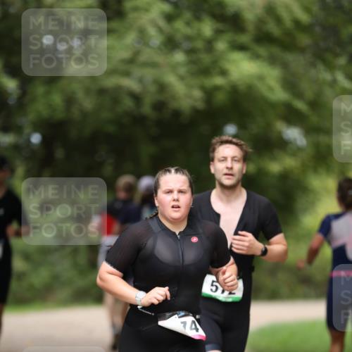 30.08.2026 - Elbe Triathlon Hamburg Antke Förster http://msf.ph/oto/10099207 30.08.2026 10:51:47 Laufen 4, 5 meine-sportfotos.de