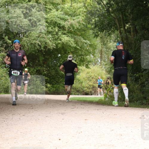 30.08.2026 - Elbe Triathlon Hamburg Antke Förster http://msf.ph/oto/10099224 30.08.2026 10:55:30 Laufen 693 meine-sportfotos.de