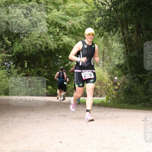 30.08.2026 - Elbe Triathlon Hamburg Antke Förster http://msf.ph/oto/10099242 30.08.2026 10:55:40 Laufen 259 meine-sportfotos.de