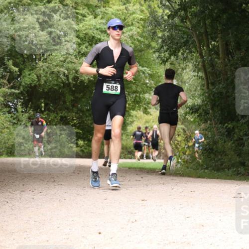 30.08.2026 - Elbe Triathlon Hamburg Antke Förster http://msf.ph/oto/10099276 30.08.2026 10:56:16 Laufen 588 meine-sportfotos.de