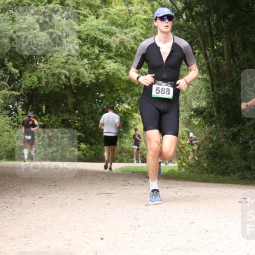 30.08.2026 - Elbe Triathlon Hamburg Antke Förster http://msf.ph/oto/10099278 30.08.2026 10:56:17 Laufen 588 meine-sportfotos.de