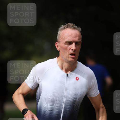 30.08.2026 - Elbe Triathlon Hamburg Antke Förster http://msf.ph/oto/10099287 30.08.2026 10:52:42 Laufen 280, 435 meine-sportfotos.de