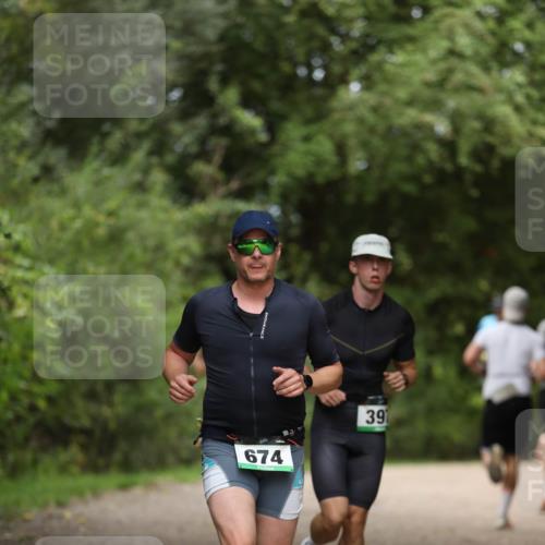 30.08.2026 - Elbe Triathlon Hamburg Antke Förster http://msf.ph/oto/10099301 30.08.2026 10:52:50 Laufen 674, 39 meine-sportfotos.de