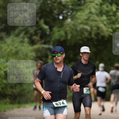 30.08.2026 - Elbe Triathlon Hamburg Antke Förster http://msf.ph/oto/10099303 30.08.2026 10:52:50 Laufen 674, 39 meine-sportfotos.de