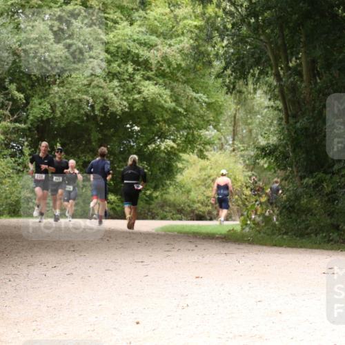 30.08.2026 - Elbe Triathlon Hamburg Antke Förster http://msf.ph/oto/10099312 30.08.2026 10:56:45 Laufen 331, 467 meine-sportfotos.de