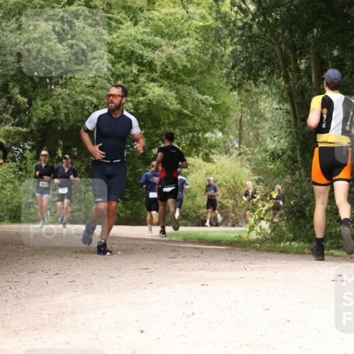 30.08.2026 - Elbe Triathlon Hamburg Antke Förster http://msf.ph/oto/10099330 30.08.2026 10:56:55 Laufen 853, 102, 855 meine-sportfotos.de