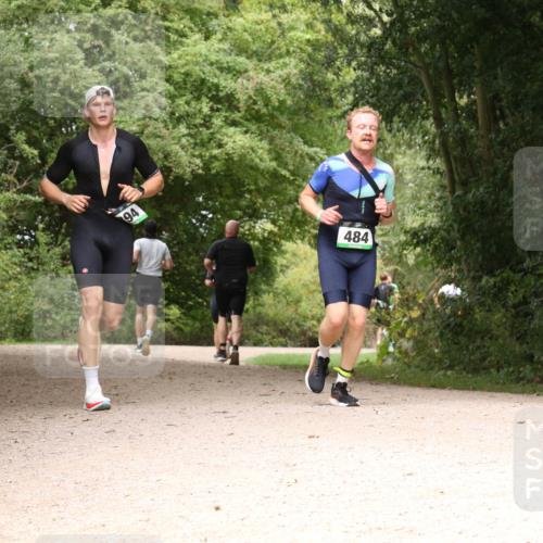 30.08.2026 - Elbe Triathlon Hamburg Antke Förster http://msf.ph/oto/10099358 30.08.2026 10:57:11 Laufen 94, 484 meine-sportfotos.de
