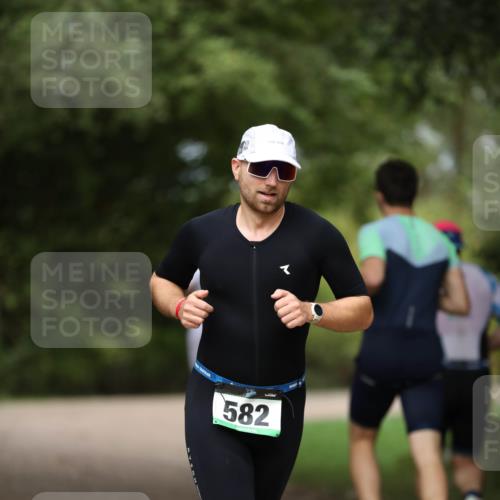 30.08.2026 - Elbe Triathlon Hamburg Antke Förster http://msf.ph/oto/10099373 30.08.2026 10:53:28 Laufen 582 meine-sportfotos.de