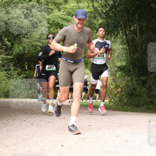 30.08.2026 - Elbe Triathlon Hamburg Antke Förster http://msf.ph/oto/10099384 30.08.2026 10:57:31 Laufen 887, 418 meine-sportfotos.de