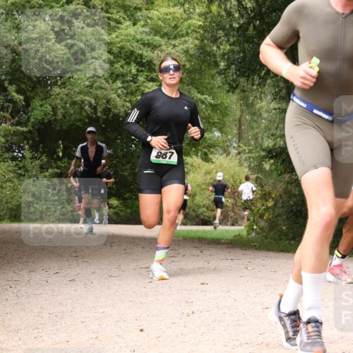 30.08.2026 - Elbe Triathlon Hamburg Antke Förster http://msf.ph/oto/10099388 30.08.2026 10:57:32 Laufen 887 meine-sportfotos.de