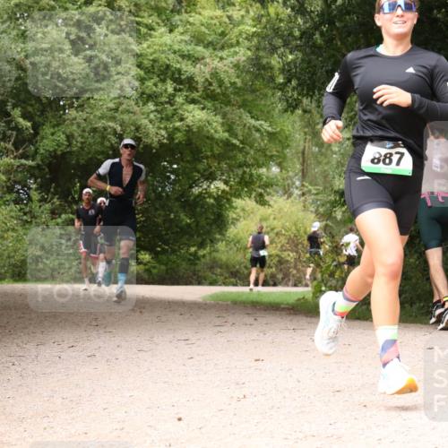 30.08.2026 - Elbe Triathlon Hamburg Antke Förster http://msf.ph/oto/10099390 30.08.2026 10:57:33 Laufen 887 meine-sportfotos.de