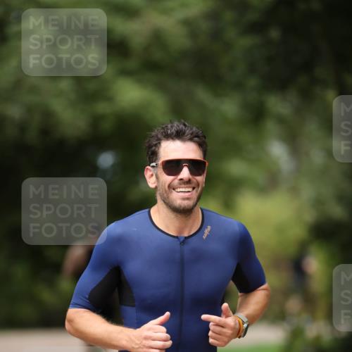 30.08.2026 - Elbe Triathlon Hamburg Antke Förster http://msf.ph/oto/10099395 30.08.2026 10:53:46 Laufen 659 meine-sportfotos.de