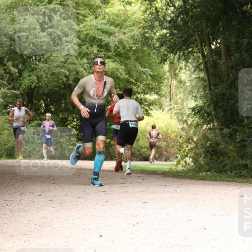 30.08.2026 - Elbe Triathlon Hamburg Antke Förster http://msf.ph/oto/10099416 30.08.2026 10:57:57 Laufen 735, 105 meine-sportfotos.de