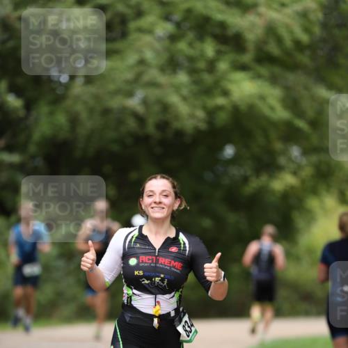 30.08.2026 - Elbe Triathlon Hamburg Antke Förster http://msf.ph/oto/10099423 30.08.2026 10:54:07 Laufen 834 meine-sportfotos.de
