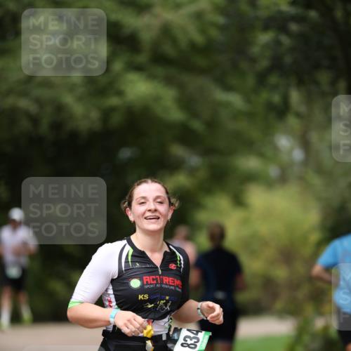 30.08.2026 - Elbe Triathlon Hamburg Antke Förster http://msf.ph/oto/10099425 30.08.2026 10:54:08 Laufen 834 meine-sportfotos.de