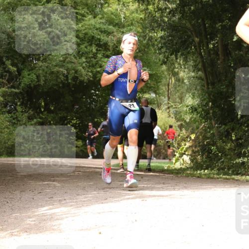 30.08.2026 - Elbe Triathlon Hamburg Antke Förster http://msf.ph/oto/10099432 30.08.2026 10:58:06 Laufen 83, 7 meine-sportfotos.de