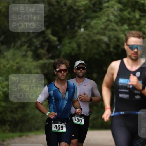 30.08.2026 - Elbe Triathlon Hamburg Antke Förster http://msf.ph/oto/10099435 30.08.2026 10:54:16 Laufen 409, 689 meine-sportfotos.de