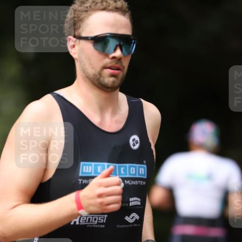 30.08.2026 - Elbe Triathlon Hamburg Antke Förster http://msf.ph/oto/10099441 30.08.2026 10:54:18 Laufen 215, 595 meine-sportfotos.de