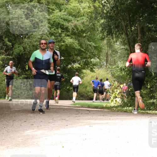 30.08.2026 - Elbe Triathlon Hamburg Antke Förster http://msf.ph/oto/10099450 30.08.2026 10:58:30 Laufen 584 meine-sportfotos.de