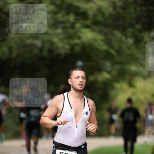 30.08.2026 - Elbe Triathlon Hamburg Antke Förster http://msf.ph/oto/10099459 30.08.2026 10:54:36 Laufen 561 meine-sportfotos.de