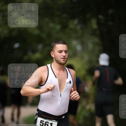 30.08.2026 - Elbe Triathlon Hamburg Antke Förster http://msf.ph/oto/10099461 30.08.2026 10:54:36 Laufen 561, 10 meine-sportfotos.de