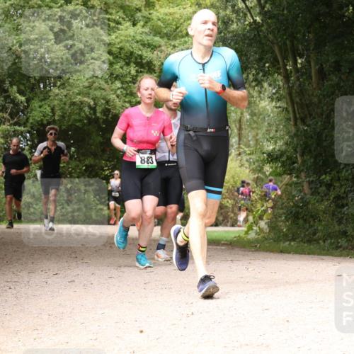 30.08.2026 - Elbe Triathlon Hamburg Antke Förster http://msf.ph/oto/10099478 30.08.2026 10:58:45 Laufen 883 meine-sportfotos.de