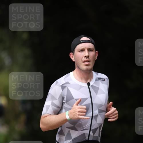 30.08.2026 - Elbe Triathlon Hamburg Antke Förster http://msf.ph/oto/10099483 30.08.2026 10:54:45 Laufen 430 meine-sportfotos.de