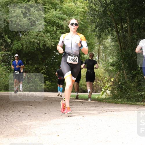 30.08.2026 - Elbe Triathlon Hamburg Antke Förster http://msf.ph/oto/10099494 30.08.2026 10:58:56 Laufen 602, 1896, 100 meine-sportfotos.de