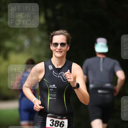 30.08.2026 - Elbe Triathlon Hamburg Antke Förster http://msf.ph/oto/10099497 30.08.2026 10:54:51 Laufen 386 meine-sportfotos.de