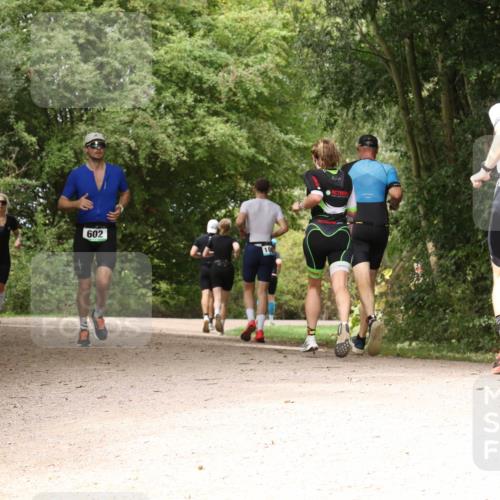 30.08.2026 - Elbe Triathlon Hamburg Antke Förster http://msf.ph/oto/10099502 30.08.2026 10:59:00 Laufen 602, 672 meine-sportfotos.de